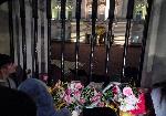 Лондон - бдение пред Бъкингамския дворец