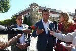 Кирил Петков и Асен Василев дадоха брифинг за корупционни схеми пред Софийския затвор