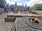 Продължаваме промяната положиха цветя на паметника на Незнайния войн