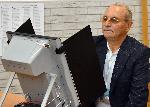 Ахмед Доган гласува преди 8 часа в столичния квартал Бояна