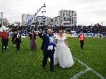 Варна -младоженци фенове на Спартак Варна  на полувремето на дербито