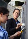 Варна - курсанти боядисват оградата на ВВМУ