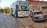 Автобус и кола катастрофираха, след което се блъснаха в къща в Симеоновград