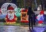 Скромна коледна украса в Плевен