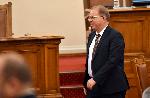 Продължават дебатите по приемането на хартиената бюлетина