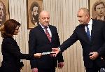 София - Президентът Румен Радев връчи първия проучвателен мандат за съставяне на правителство на ГЕРБ-СДС