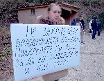 Варна -  Служителите в Белодробната болница във Варна излязоха на протест.