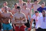 Близо 40 смелчака скочиха за кръста в река Вит край Плевен