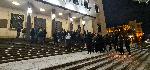 Над 150 човека чакат цяла нощ пред централната на БНБ, заради юбилейна монета