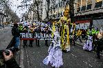 Лондон - Карнавал-протест в подкрепа на Джулиън Асанж