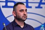 Николай Маринов от отстраненото ръководство на "Ел Би Булгарикум" с .пресконференция