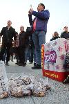 Протест срещу кмета на Плевен и общината събра десетки на центъра