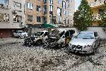 Има задържан за палежите на два автомобила в столицата