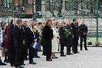 София - Вицепрезидентът Илияна Йотова положи венец пред стената на българските праведници на света в 134 СОУ<br />