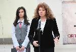 София - Вицепрезидентът Илияна Йотова положи венец пред стената на българските праведници на света в 134 СОУ<br />