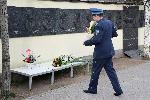 София - Вицепрезидентът Илияна Йотова положи венец пред стената на българските праведници на света в 134 СОУ<br />