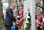 Президентът Румен Радев поднесе венец пред Паметните плочи на спасителите на българските евреи до катедралата „Света София“