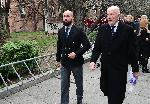 София - Президентът Румен Радев положи венец пред Паметните плочи на спасителите на българските евреи до катедралата Света София