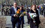 Бургас - венци в знак на почит