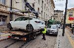София - Неправилно паркиран автомобил - Блокиран трамвай