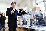 София - Предсрочни парламентарни избори - Кирил Петков гласува