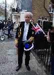 Лондон - нестандартни снимки на кралското семейство с дубльори