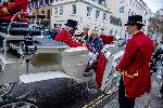 Лондон - нестандартни снимки на кралското семейство с дубльори