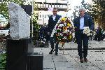 София - венци в памет на загиналите работници