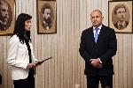 София - Румен Радев връчи първия проучвателен мандат за съставяне на правителство на Мария Габриел