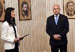 София - Румен Радев връчи първия проучвателен мандат за съставяне на правителство на Мария Габриел