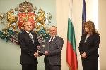 София - български документи за самоличност - връчване