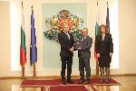 София - български документи за самоличност - връчване