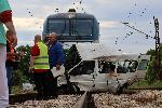 Двама загинаха при удар на микробус с влак в плевенското село Гривица