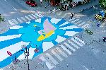 Рисунки на асфалт  красят  района около градинката "Севастопол" във Варна от днес