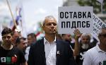 Протестът на 'Възраждане' се превърна в шествие