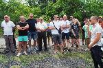 Жителите на село Росен протестират срещу лошото състояние на пътя към селото