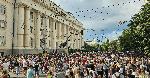Национално шествие в подкрепа на момичето, малтретирано с нож от насилник-националист, започна в София