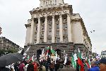 Привърженици на "Възраждане" с протест пред министерски съвет