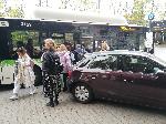 Столичанин си паркира колата на автобусна спирка