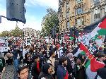 Многохиляден митинг за спиране на бомбардировките над Газа в Лондон
