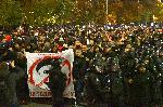 СОФИЯ - Протест на футболни фенове за оставка на БФС - Сблъсъци с полицията и погроми<br />