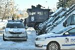 Полицейско присъствие и водно оръдие преди началото на Изпълкома на БФС