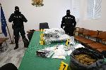 В морската столица закопчаха дилър с голямо количество наркотици