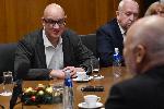 София - министър Тагарев подписа колективен трудов договор със синдикатите