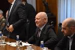 София - министър Тагарев подписа колективен трудов договор със синдикатите