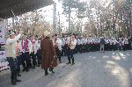 Уникално буенек хоро, с над 500 коледри, се изви на площада и по улиците на Ямбол