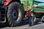 Земеделци блокираха пътища край Плевен