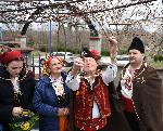 В село Тополи почетоха лозарския празник