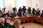 СОФИЯ - Народно събрание - Парламентарна комисия по отбраната - изслушване на министър Тагарев за предоставената военна помощ на Украйна