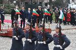 София - Церемония по издигане на националното знаме пред Паметника на Незнайния воин